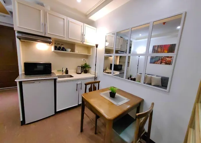 Citispace 1br Condotel At Ridgewood Towers Near Bgc Airport #rw05a *